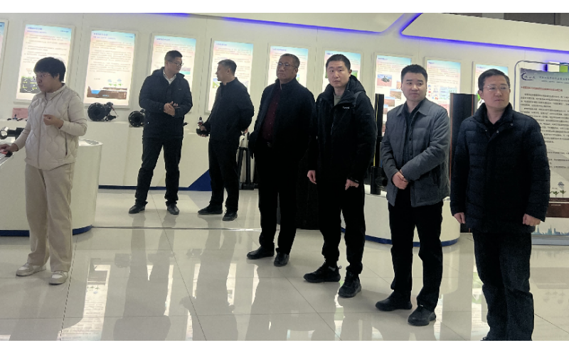 唐山市工信局有關(guān)領(lǐng)導(dǎo)一行來(lái)我公司調(diào)研指導(dǎo)